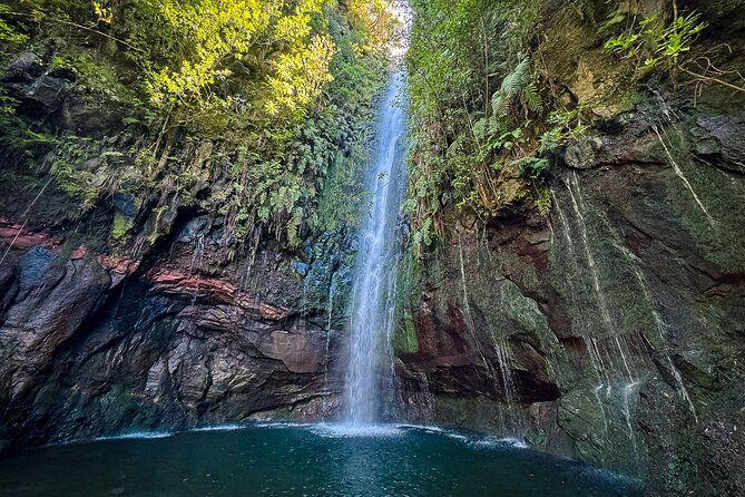 25 Fountains Levada: Hiking Tour in Madeira Rabaçal Valley (PR6) - 25 Fountains: the payoff, plus the crowd reality