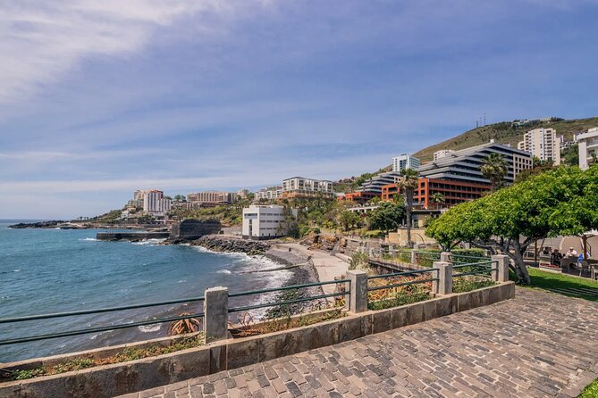 A great tuk-tuk adventure Tour at Cabo Girão - Skywalk - Why this stop is timed the way it is