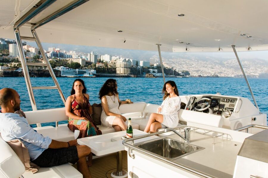 All Inclusive Whale and Dolphin Watching Luxury Tour - Comfort and service: the open bar plus snacks that keep coming