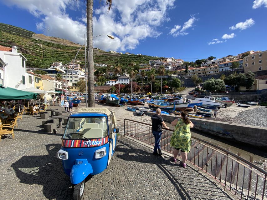 Câmara de Lobos: Private Fishing Village Tour by Tuk-Tuk - Câmara de Lobos village: Poncha and the upcycled-art story