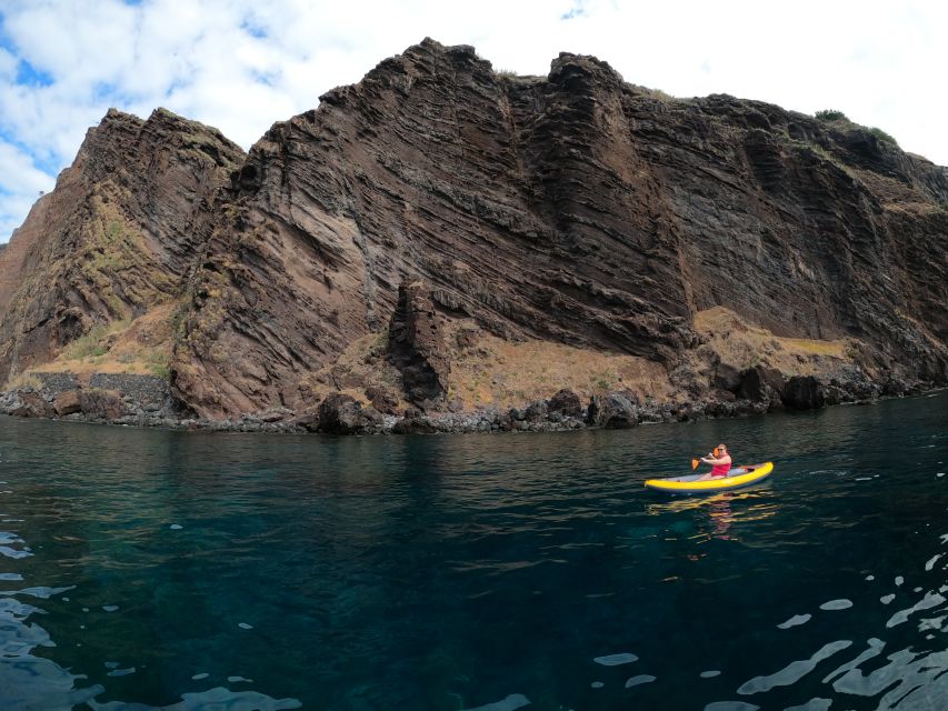 Câmara de Lobos: Private Guided Kayaking Tour in Madeira - Your Guide Roberto: Safety, Stories, and a Private Feeling That Works
