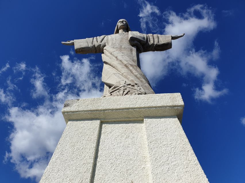 Cristo Rei & Garajau Tuk-Tuk Tour - How the Guide Makes the Tour Feel Smooth (and Fun)