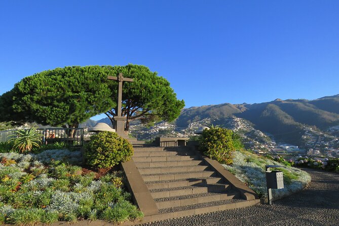 Curral das Freiras & Peaks 4WD Tour - Stop 4: Pico do Arieiro, cloud-watching at 1,818 m