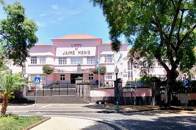 Downtown Funchal: A Self-Guided Audio Tour Through the Old City - Sé Cathedral to São Luis de Tolosa Chapel: Short Narration, Real Street-Level Perspective