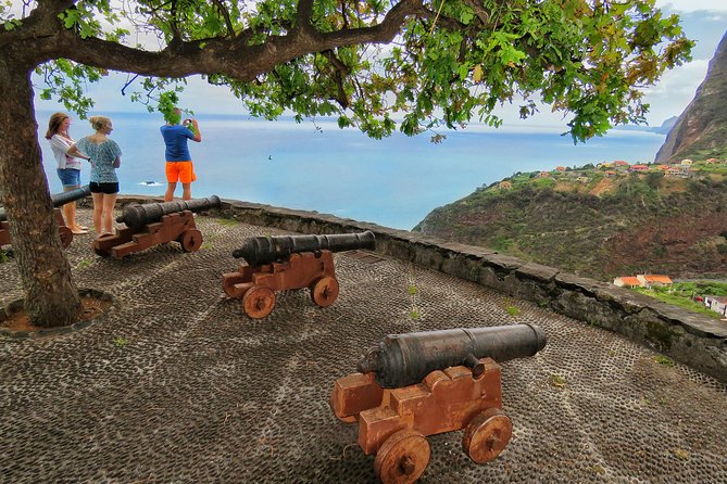 East 4x4 Santana & Peaks - Porta da Cruz Rum House: The Tastings That Make the Day Feel Different