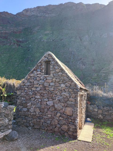 EAST MADEIRA:,Peaks, Forest walk,Thatched Roofs, Rum factory - Machico and Ponta do Rosto, the view that stitches the whole island together
