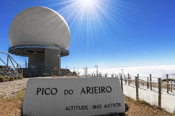 East Tour - 4x4 - Small Group - Pico do Arieiro at 1810 m: the first big wow