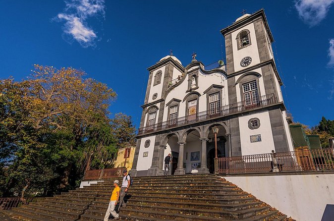 Eira do Serrado - Monte - Stop 1: Miradouro Pico dos Barcelos for fast city orientation