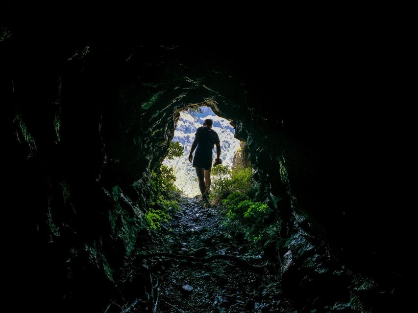Folhadal Hidden Treasures Running Tour - From hotel pickup to the levada start