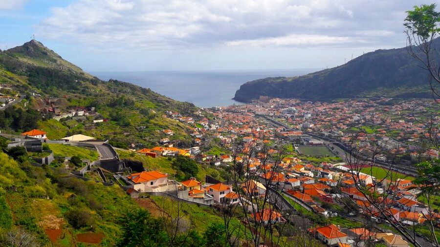 From Funchal: Machico to Porto da Cruz Larano Cliff Hike - Guides like Sara and Charlotte: facts, plants, and a calmer pace