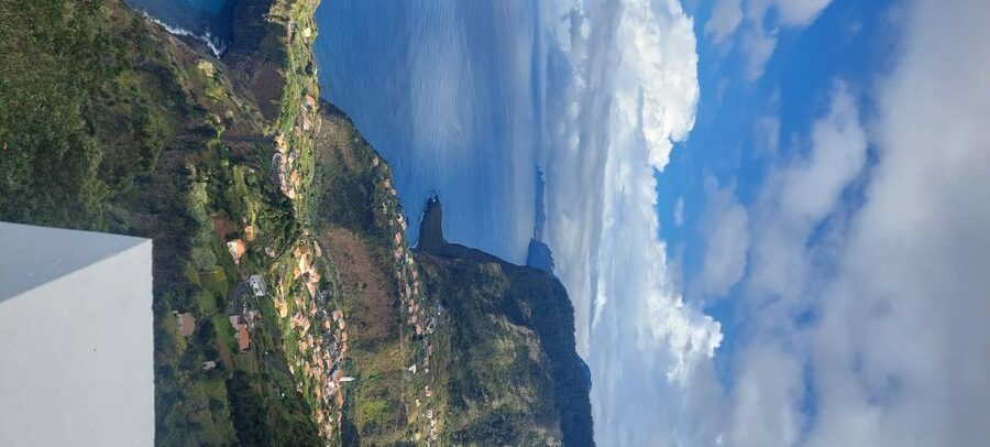 From Funchal: Pico Do Arieiro and Santana Full-Day 4x4 Tour - Pico do Arieiro at 1818m: big views and quick perspective shifts