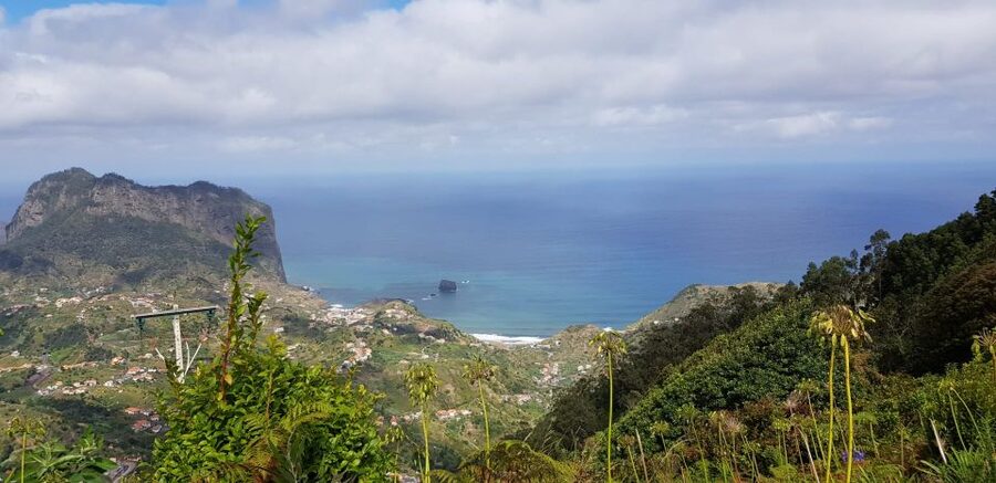From Funchal: Santana and Pico do Areeiro East Island Tour - From Funchal to the East in One 8-Hour Minibus Day
