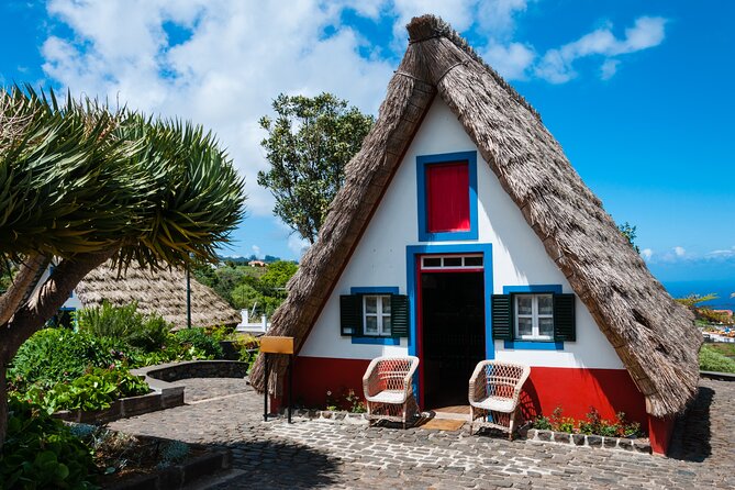 Full-Day Santana Madeira Island Tour - Pico do Areeiro, Madeira’s high-altitude view stop
