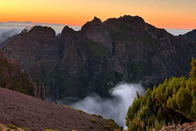 Full-Day Tour: Santana Houses, Pico do Arieiro, Free Rum Tasting - Pico do Arieiro at 1,818 m: the finale above the clouds