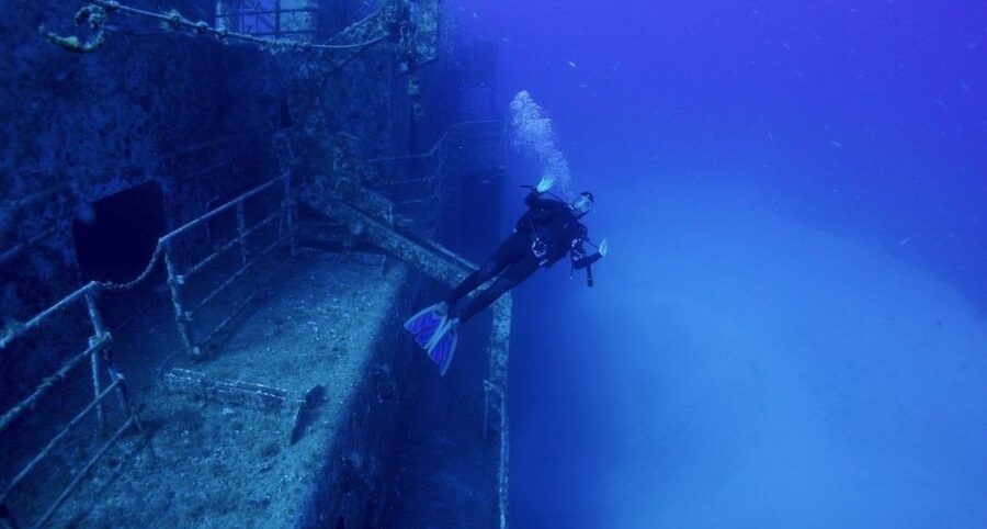 Funchal: Advanced Scuba Diving Afonso Cerqueira Wreck - Getting there: boat time, sea breeze, and what “2 hours” really means