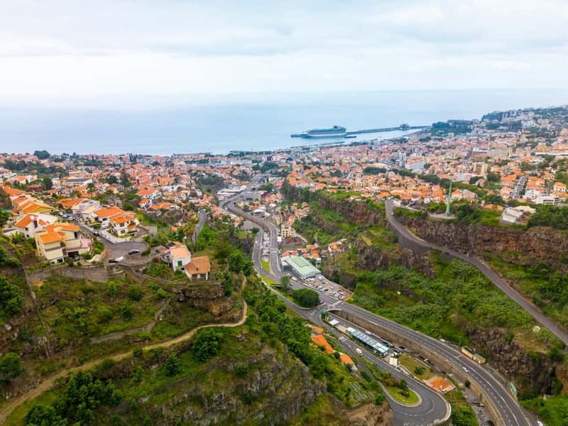 Funchal: Botanical Garden & Old Town Tour by TukTuk (1h45) - Madeira Botanical Garden: 80,000 square meters you can actually enjoy