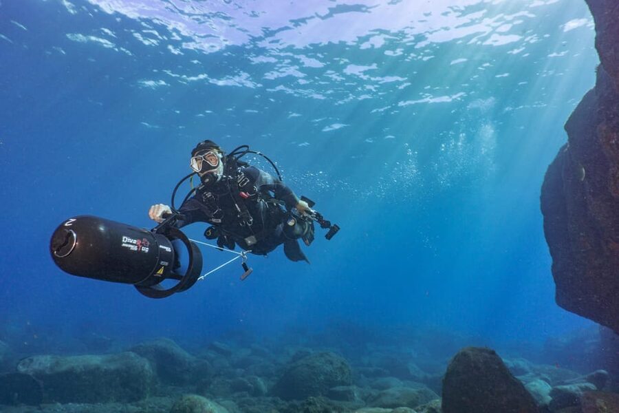 Funchal: DPV- Scooter Dive Adventure - The house-reef scooter session: marine life viewing without burning energy