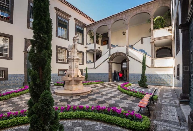 Funchal: Guided Walking Tour with Tastings - Fábrica de Santo António, bolo de mel at a working factory