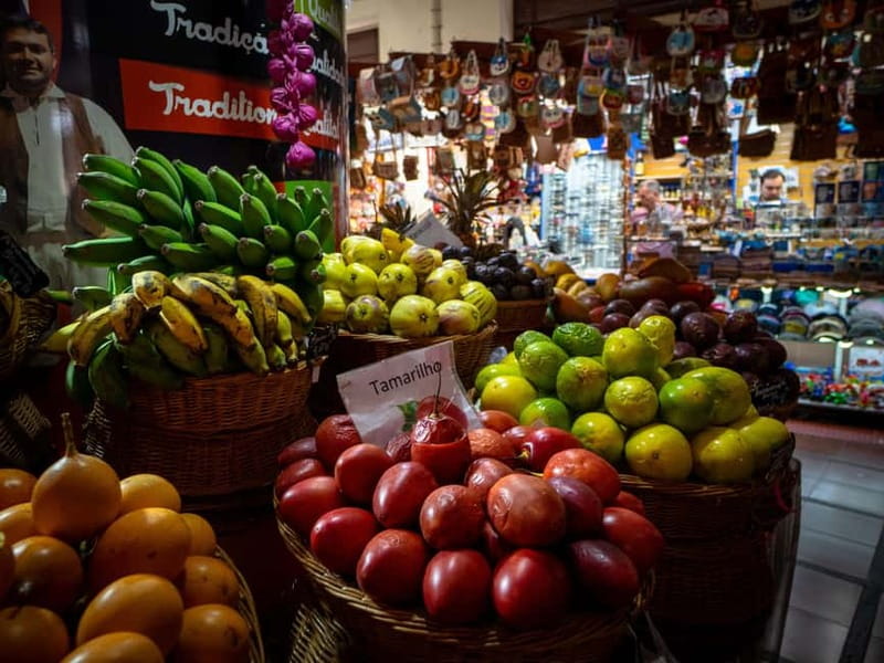 Funchal: Guided Walking Tour with Tastings - Farmers’ Market tastings and what the fruit tells you