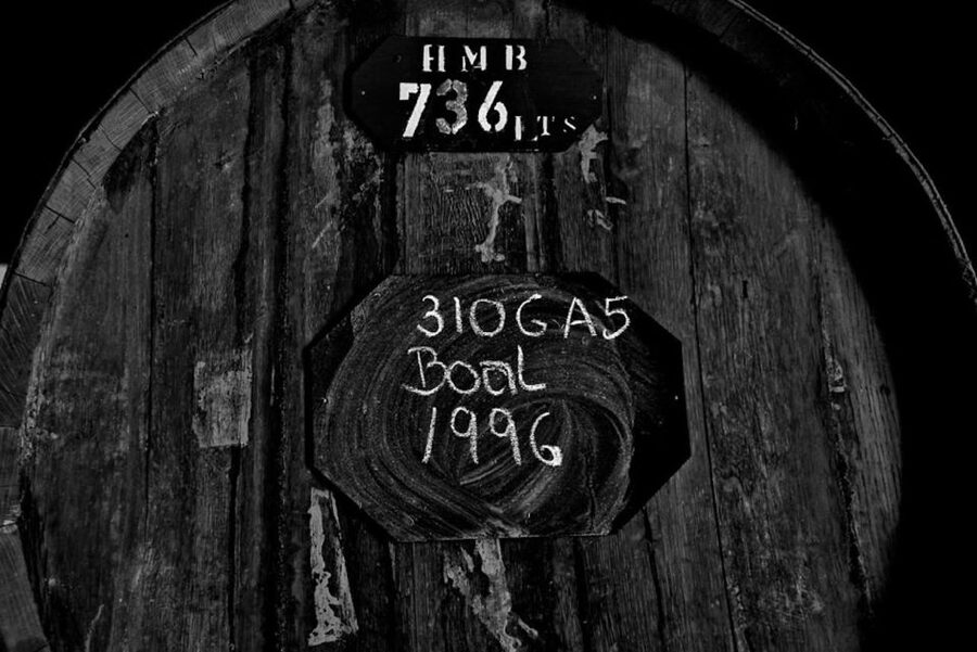 Funchal: H.M. Borges Winery Guided Tour with Wine Tasting - Staff vibe and the buy-a-bottle reality check