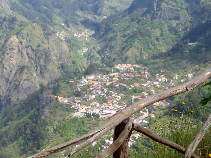 Funchal: Nuns Valley Half Day Tour - Two viewpoints that start with sea, end in a mountain amphitheater