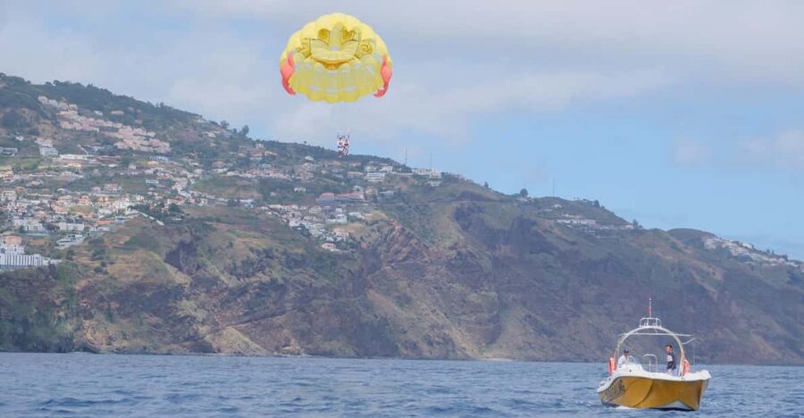 Funchal: Parasailing Tour on the Coast of Madeira Island - Marina Nova do Funchal, Pier 8: how to find the right kiosk fast