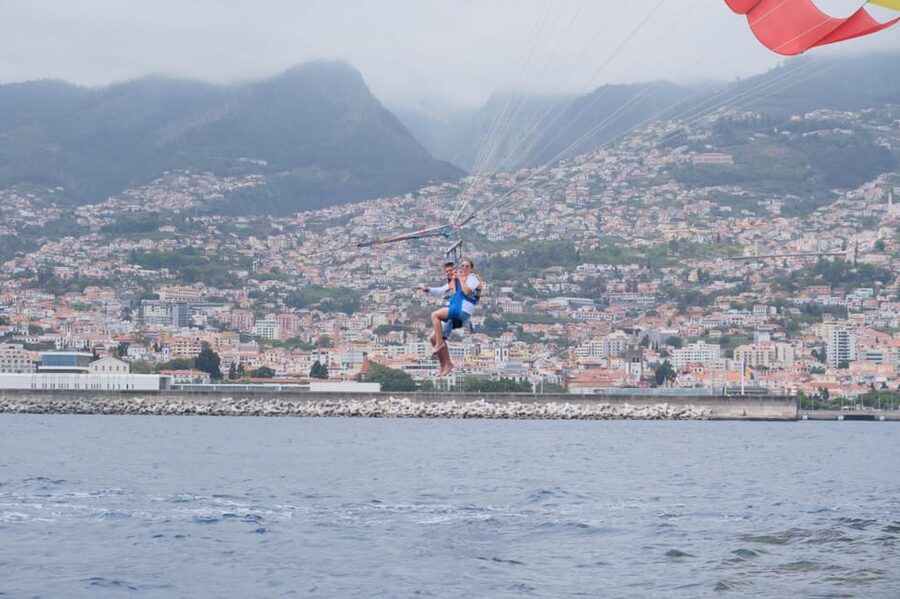 Funchal: Parasailing Tour on the Coast of Madeira Island - From check-in to splashdown: what the 30 minutes feels like