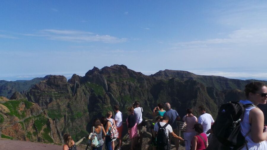 Funchal: Pico Arieiro, Cristo Rei and Dolphins Watching - Cristo Rei: a viewpoint stop with context built in
