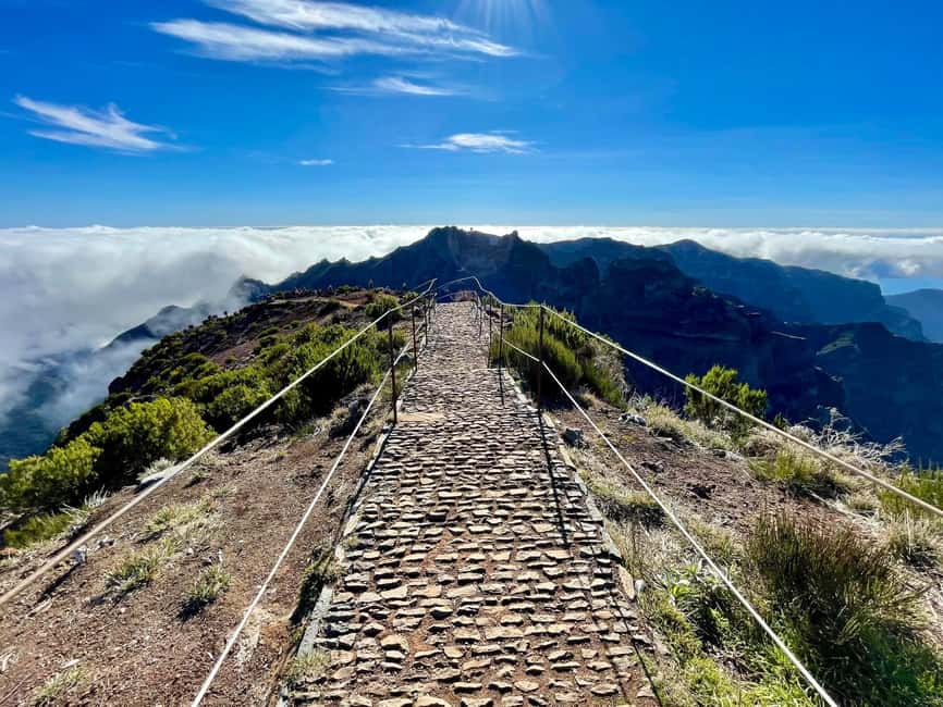 Funchal: Pico do Arieiro & Pico Ruivo Hiking Transfer - Pico Ruivo at 1862 m: Where the Day Peaks Visually