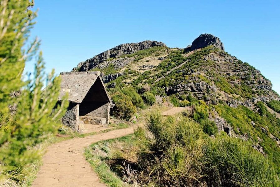 Funchal: Pico do Arieiro & Pico Ruivo Hiking Transfer - Achada do Teixeira Finish: Downhill Knees and a Welcome Reset