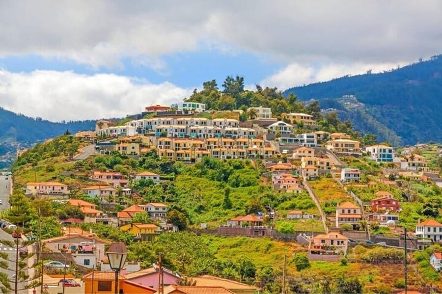 Funchal : Private Custom Tour with a Local Guide - Customizing the route, including museum and ticket support