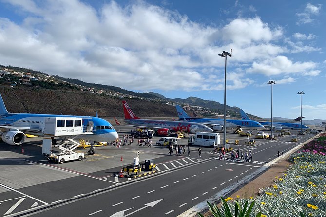 Funchal Private Transfers Service to Madeira Airport - 24/7 availability for early flights and late arrivals
