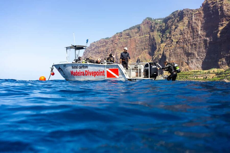 Funchal: Wreck dive F488 Frigate - certified divers - The 2.5-hour flow: briefing, boat cruise west, and underwater time at Corveta