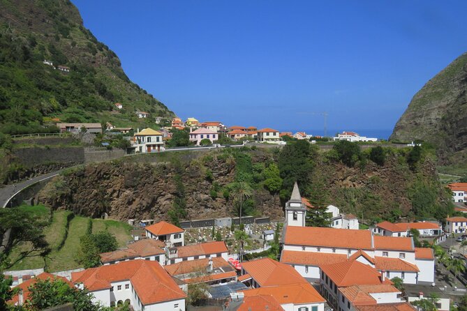 Half day jeep Wine tour and tasting, & sea cliff adventure - Quinta Grande and Campanário, From Big Estates to Bell-Tower Days