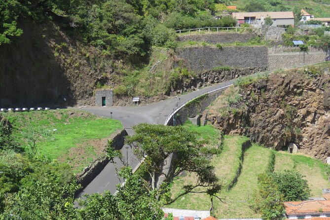 Half day jeep Wine tour and tasting, & sea cliff adventure - Timing, Traffic, and Why Pickup Can Change Your Sunset Experience