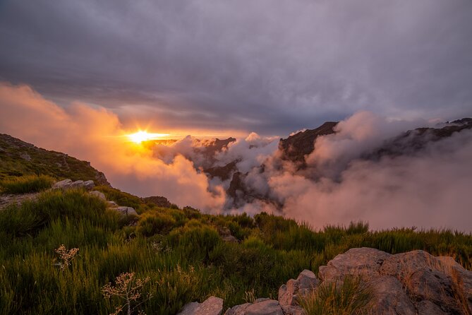 Heavens Tour: Sunset & Stargazing in Madeira - Group size, seating, and comfort in the vehicle