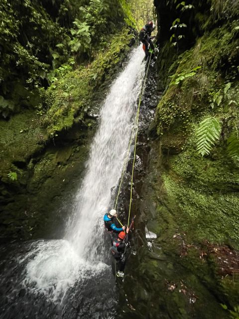 Intermediate Canyoning Madeira - Getting to the canyon: the secret stop and what you should notice