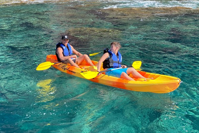 Kayak Experience @ Ponta de São Lourenço - Safety and Guide Support: Lifejackets, Timing, and Real Help