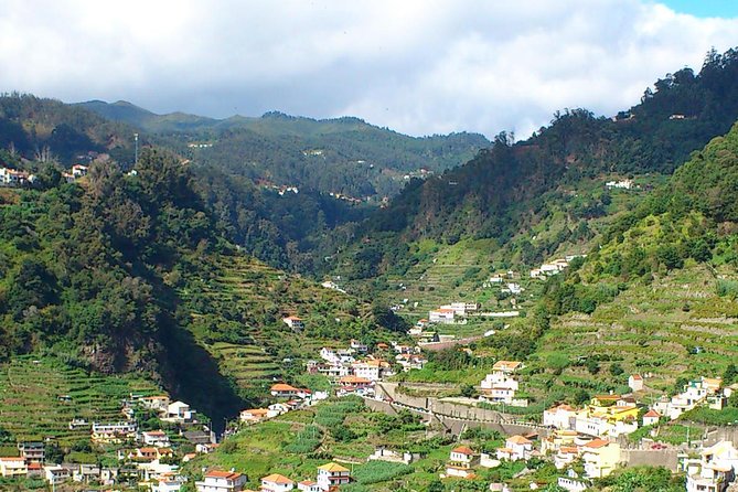 Levada dos Maroços - Walking along the levada, the island’s irrigation lifeline