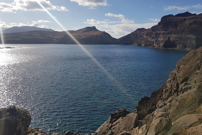 Lighthouse View 3 (Cais do Sardinha, Lighthouse and return to Cais do Sardinha) - Meet the crew: clear explanations and standouts named Filipe and João Veiga