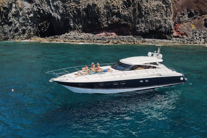 Luxury Yacht 4 hours in Madeira - A 4-hour luxury yacht day in Madeira, not a rigid sightseeing script