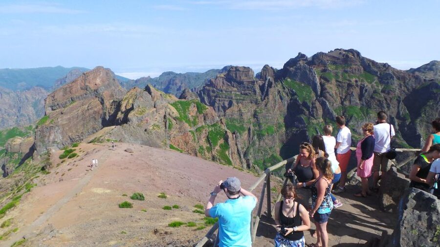 Madeira: Arieiro, Santana, Ponta de São Lourenço Jeep Tour - A planned “hidden gem” style stop: extra viewpoints that keep the day lively