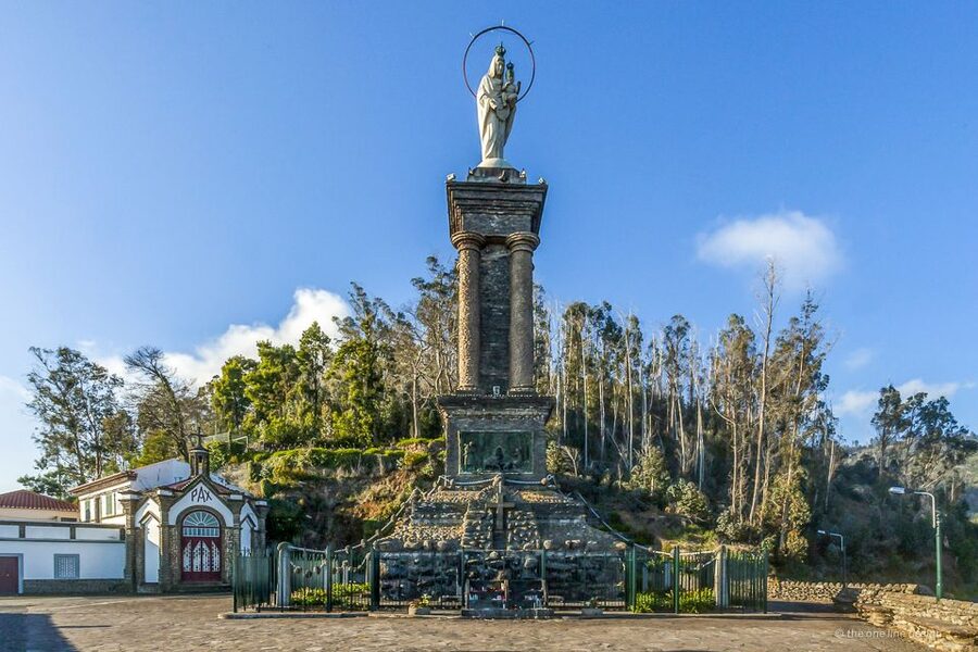 Madeira: Best of the East Tour from Funchal - Santana’s straw-roof houses and lunch: culture you can actually spend time with
