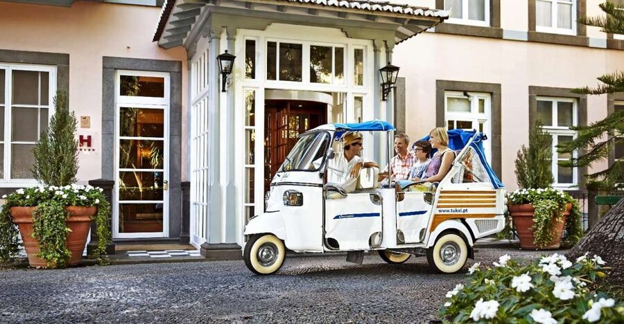 Madeira: Botanical Garden in a Tuk-Tuk Tour - Inside the Madeira Botanical Garden: 80,000 Square Meters of Let-Your-Feet-Wander Time