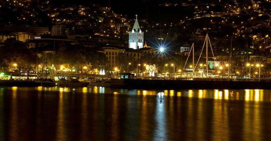Madeira by Night with Traditional Dinner - Dinner First, Show Second: The Flow of the Evening