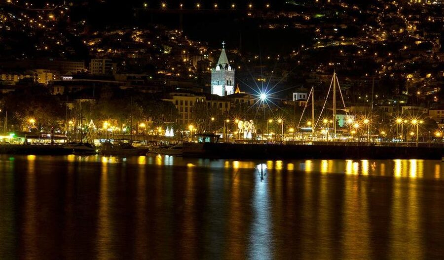 Madeira by Night with Traditional Dinner - The Show: Bailinho da Madeira Song and Dance in Traditional Attire