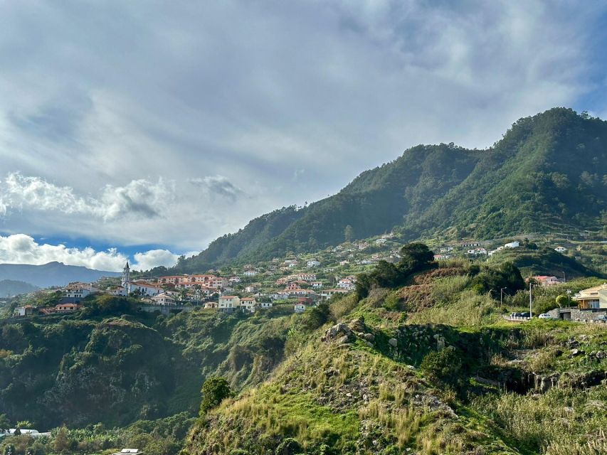 Madeira : East Tour - Santana North Side - Pico do Facho and the Machico valley view before you head back