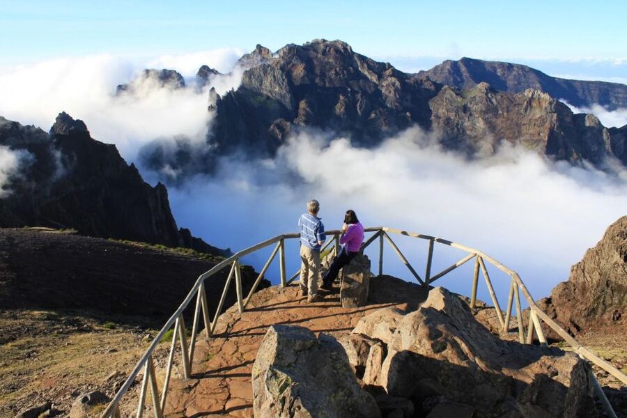Madeira East Wonders 4X4 Tour Safari - Pico do Areeiro: Your High-Altitude Break for Photos and Air