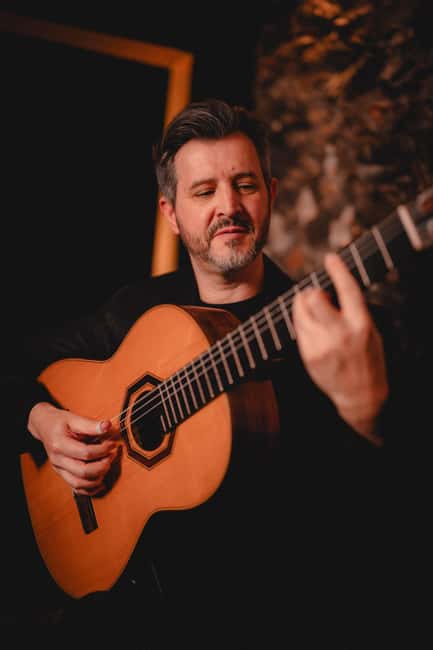 Madeira: Fado Show - The Heart of Portugal With Madeira Wine - How the show unfolds minute by minute