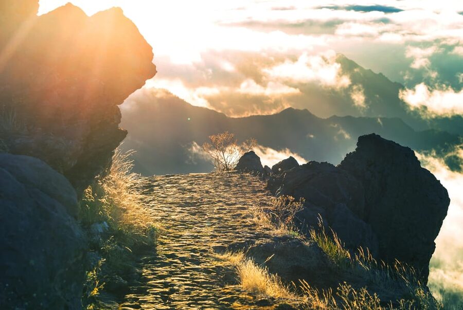 Madeira: Heavenly Sunset Pico do Arieiro with Snacks & Wine - Pico do Arieiro Sunset: What the 2-Hour Main Event Feels Like